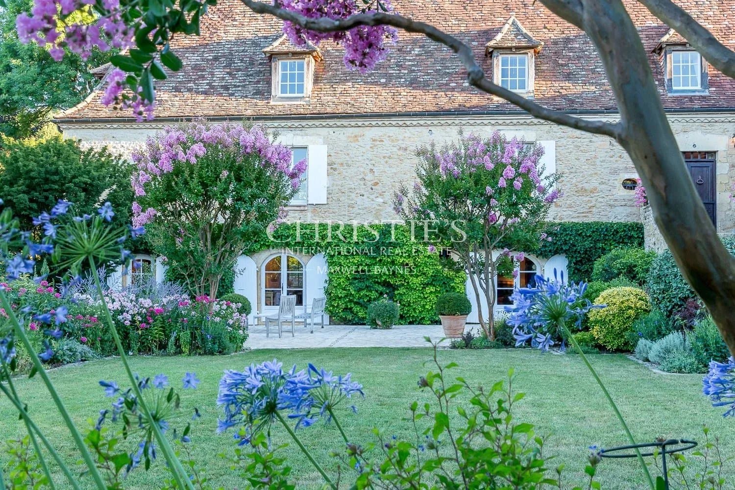 For sale Manor house with beautiful gardens