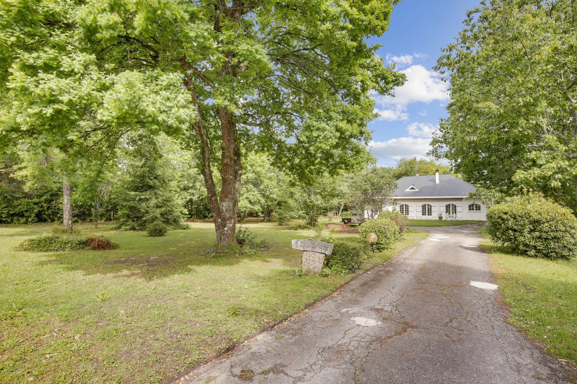Merignac - on the road to the basin - House with a beautiful wooded park