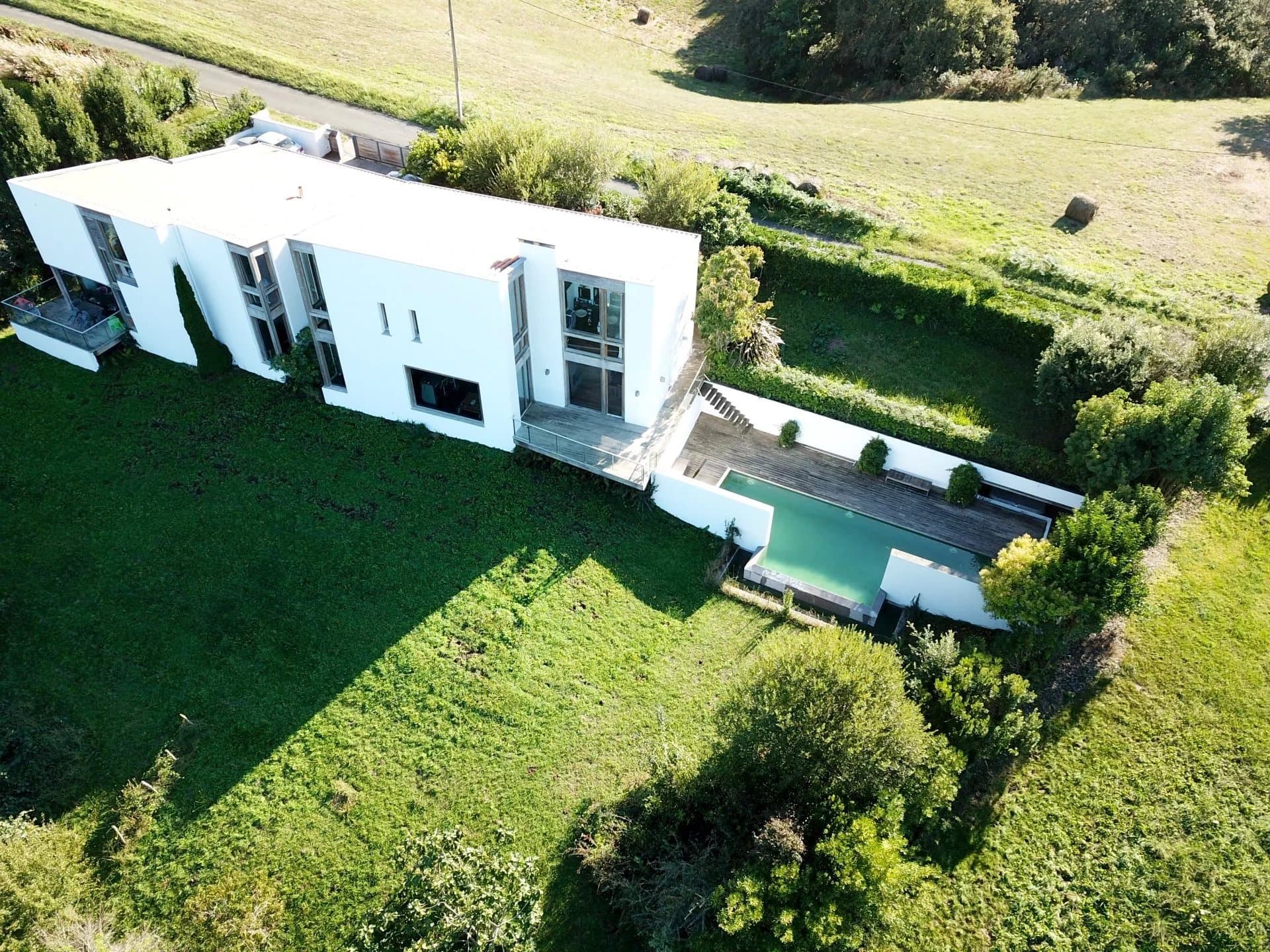 À VENDRE MAISON D'ARCHITECTE ENTRE SAINT-JEAN-DE-LUZ ET GUÉTHARY