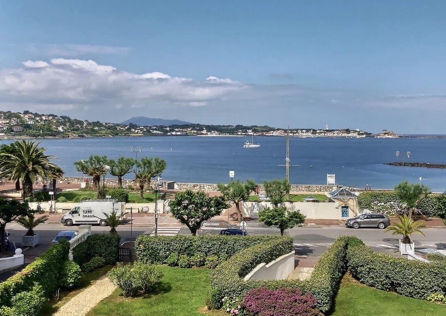 A VENDRE SAINT JEAN DE LUZ APPARTEMENT 137 M² VUE MER