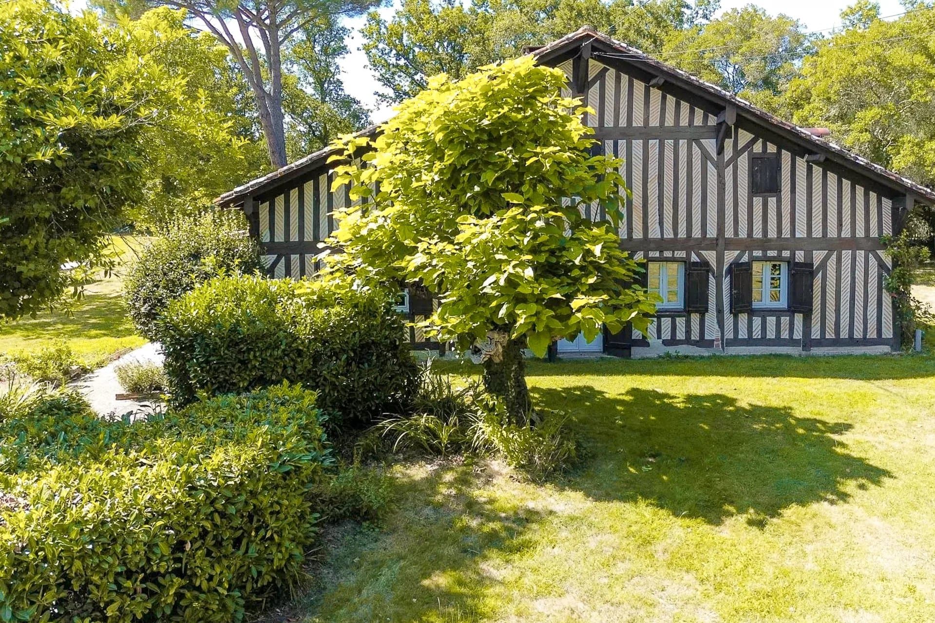À vendre Lit-et-Mixe - Airial avec piscine sur vaste parc