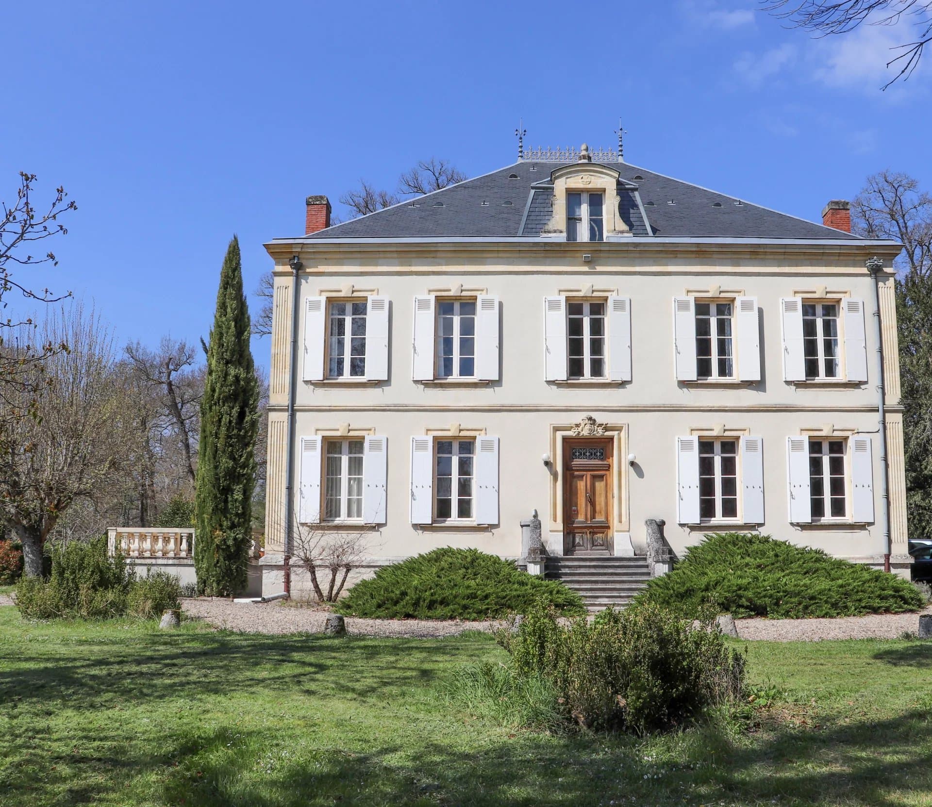 Maison de Maitre with 14 acres of land, close to Casteljaloux