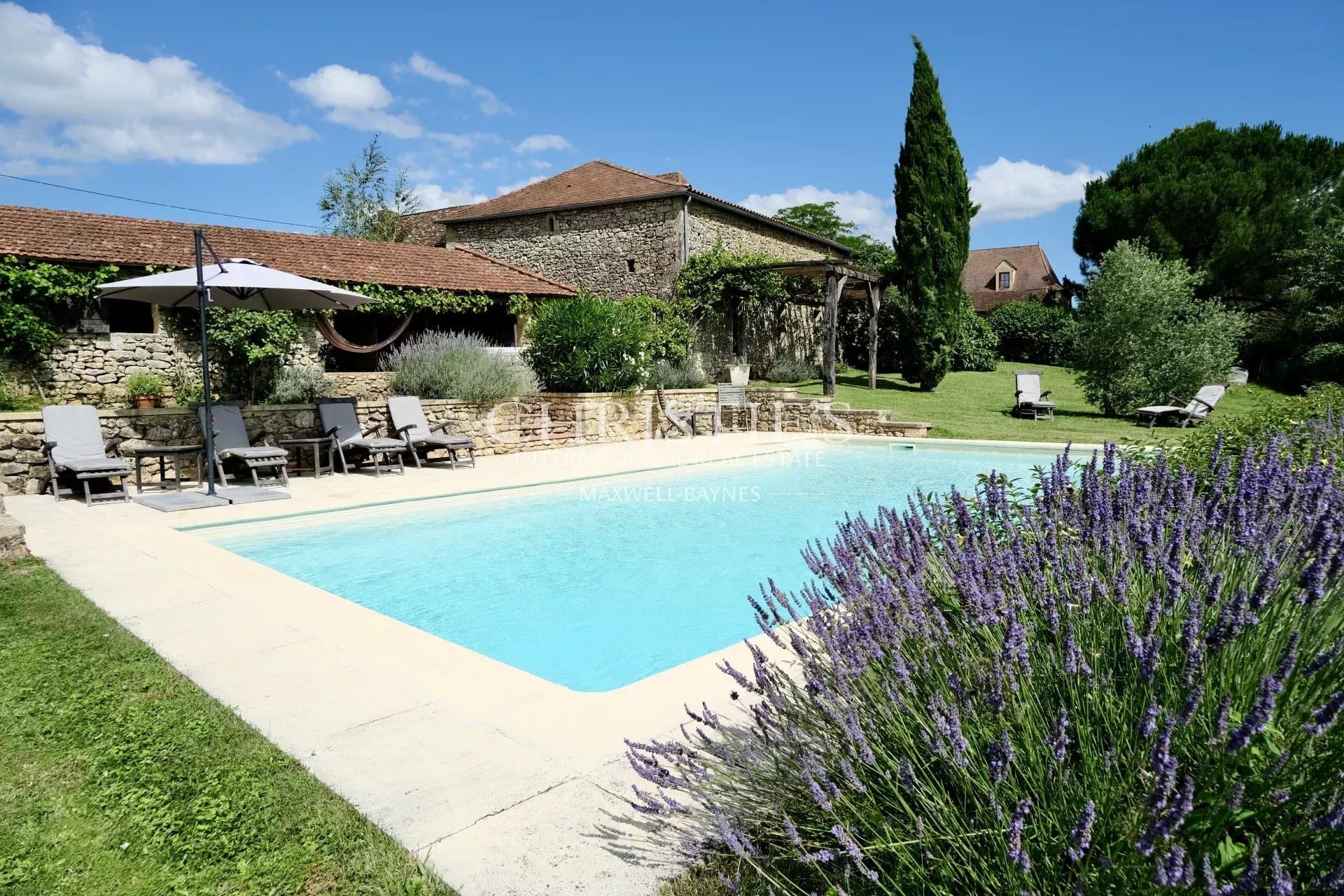 Beautiful Dordogne home with pool and lovely views