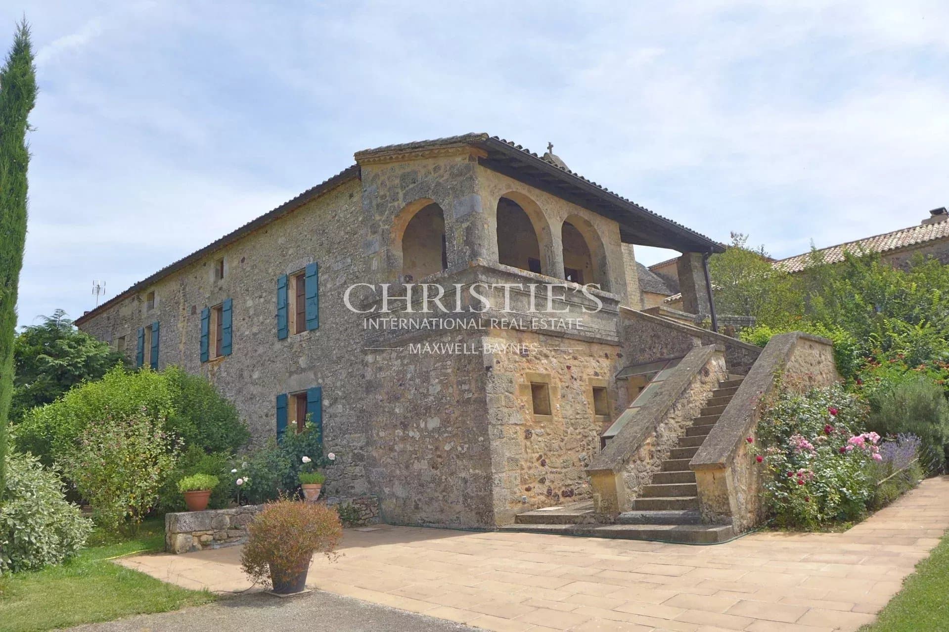 Charmante maison de village au pied du Château de Biron