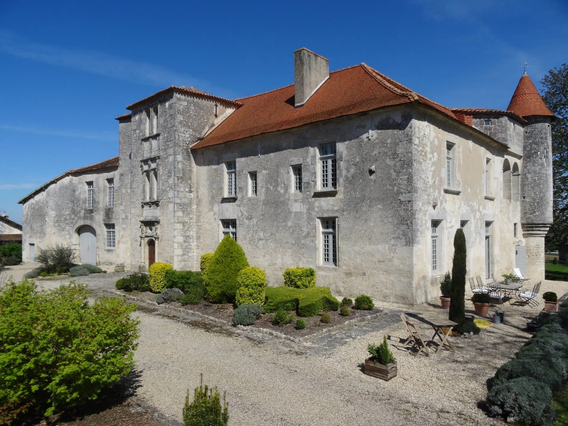 Magnificent fully renovated Knight Templar Chateau
