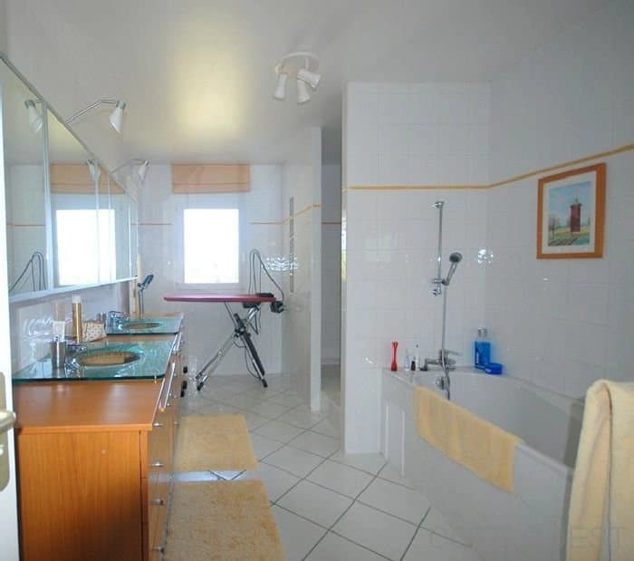 CIBOURE APPARTEMENT VUE MER AVEC TERRASSES A VENDRE