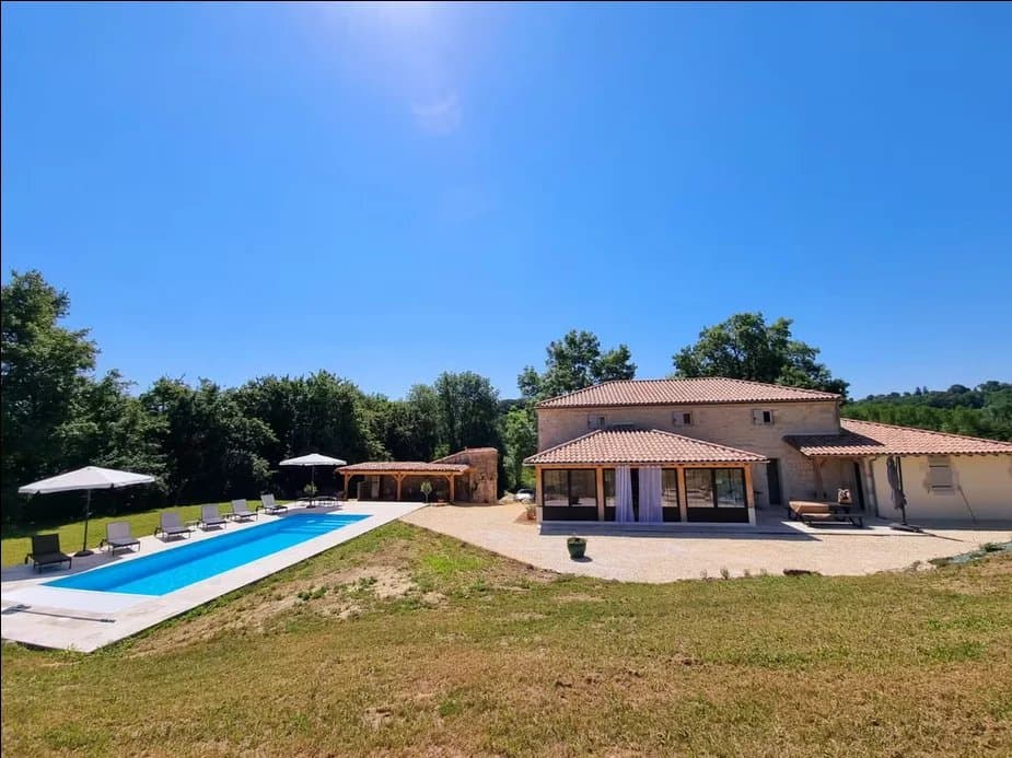 Stone Woodland Property with Heated Pool and absolute Tranquility