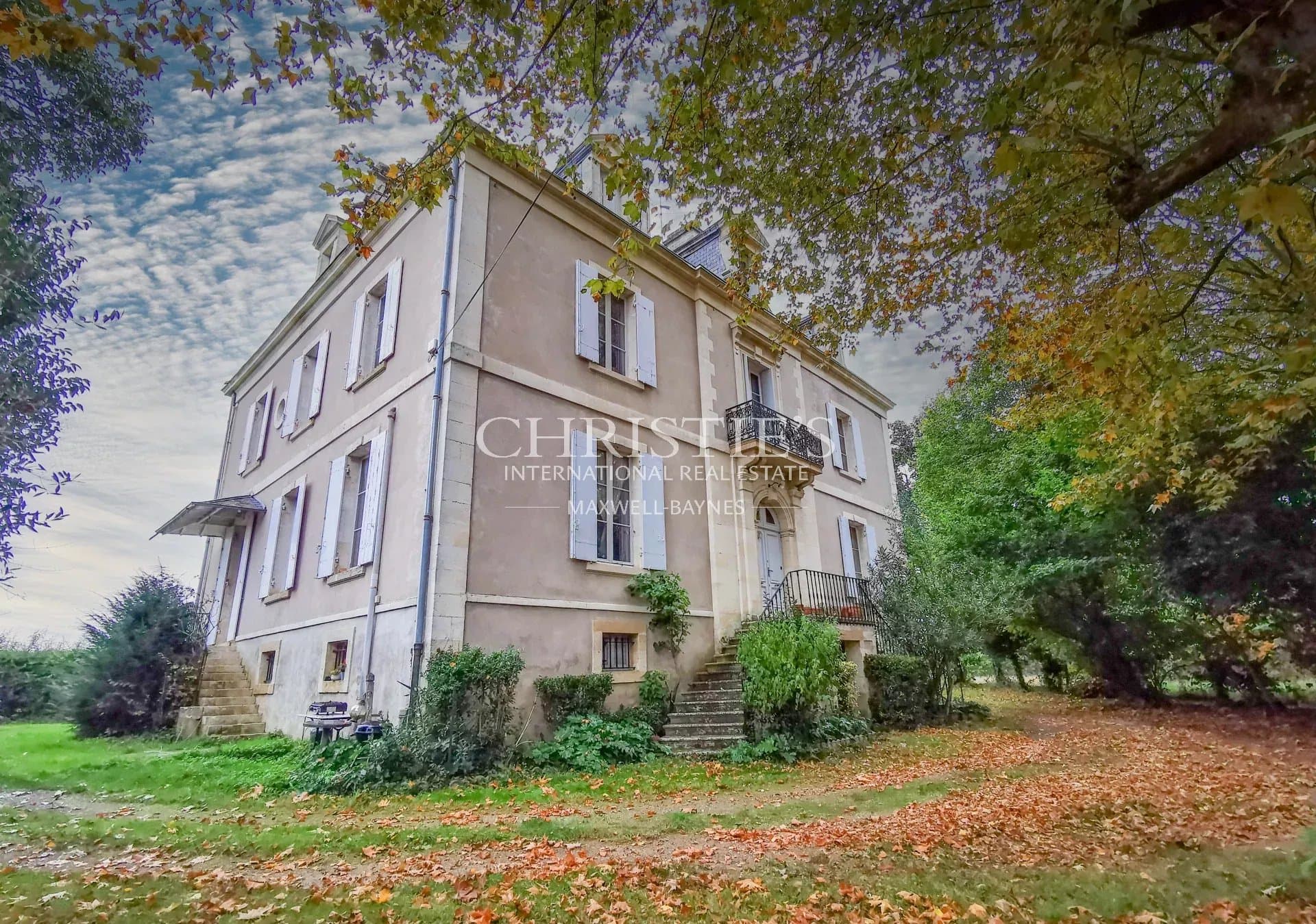 For sale Napoléonic style Maison & guardian's house close to Marmande.