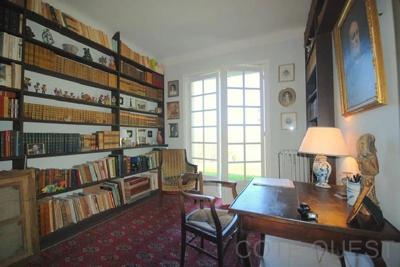 PROPRIETE SUR 2.2 HA, VUE MONTAGNES