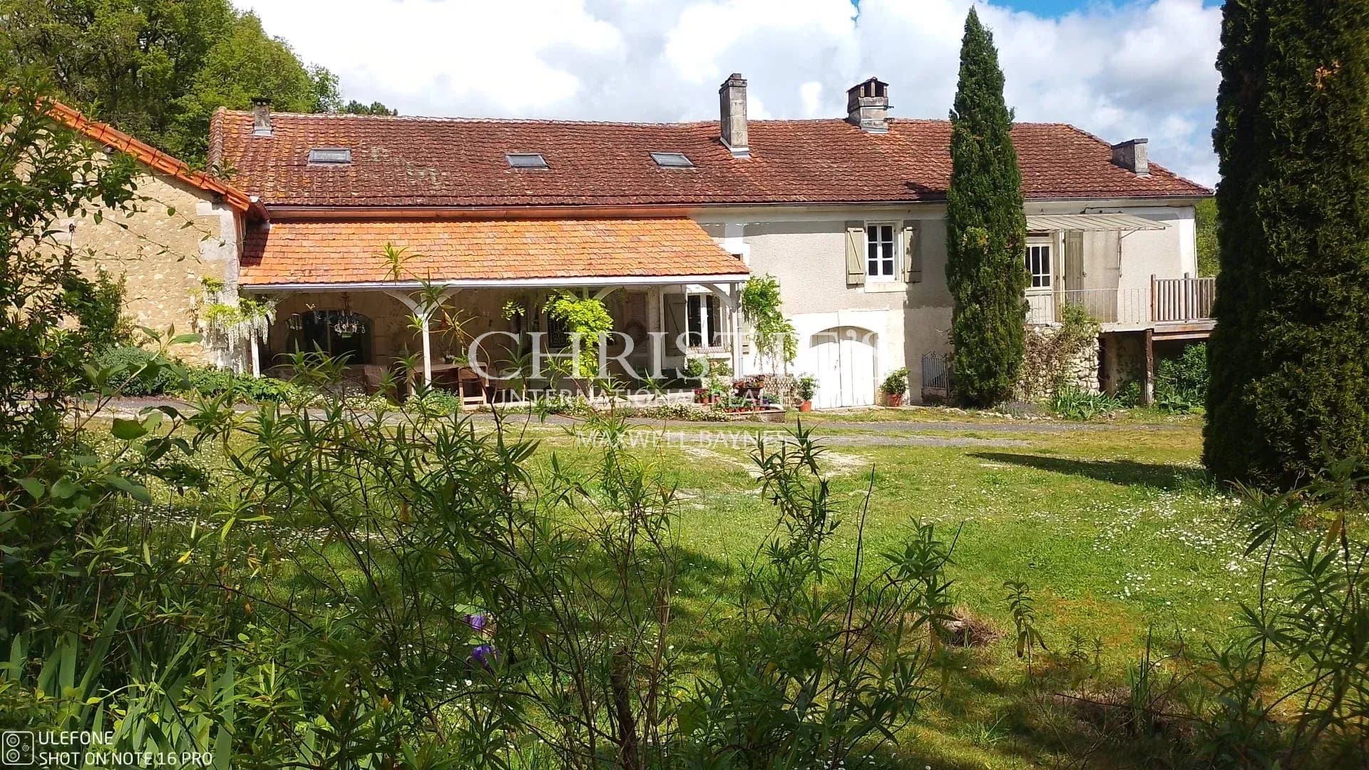 An Artist’s Retreat in Complete Seclusion – Open Views and Absolute Tranquillity