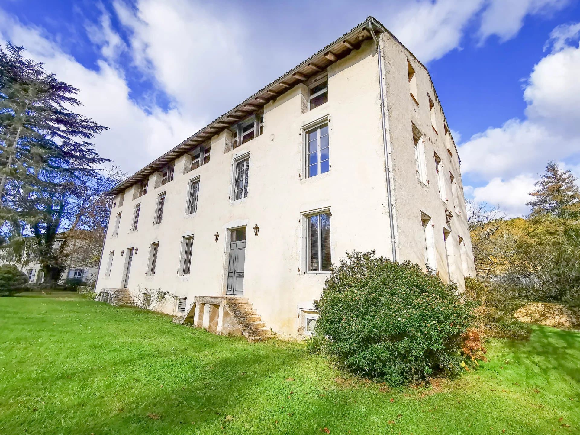 For sale Exceptional Estate set within 74 acres of countryside