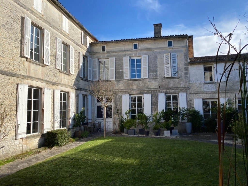Cognac - Superb 18th century mansion
