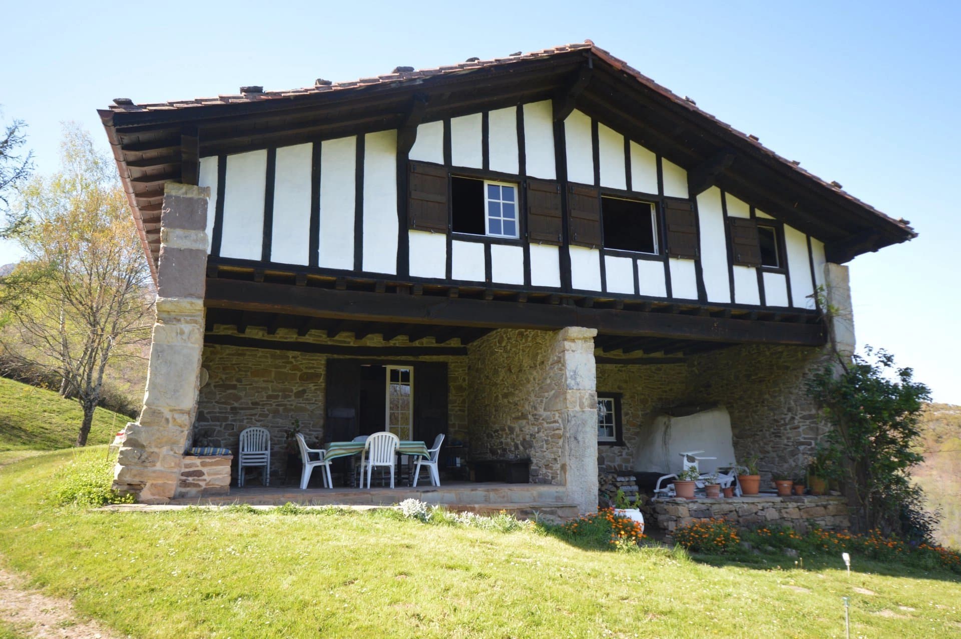 SARE. A 17TH CENTURY PROPERTY