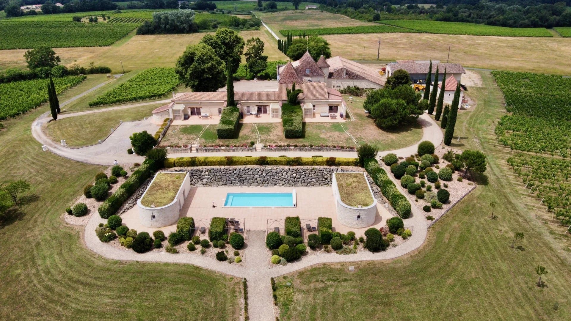 17th Century Chateau & vineyard for sale in Bergerac