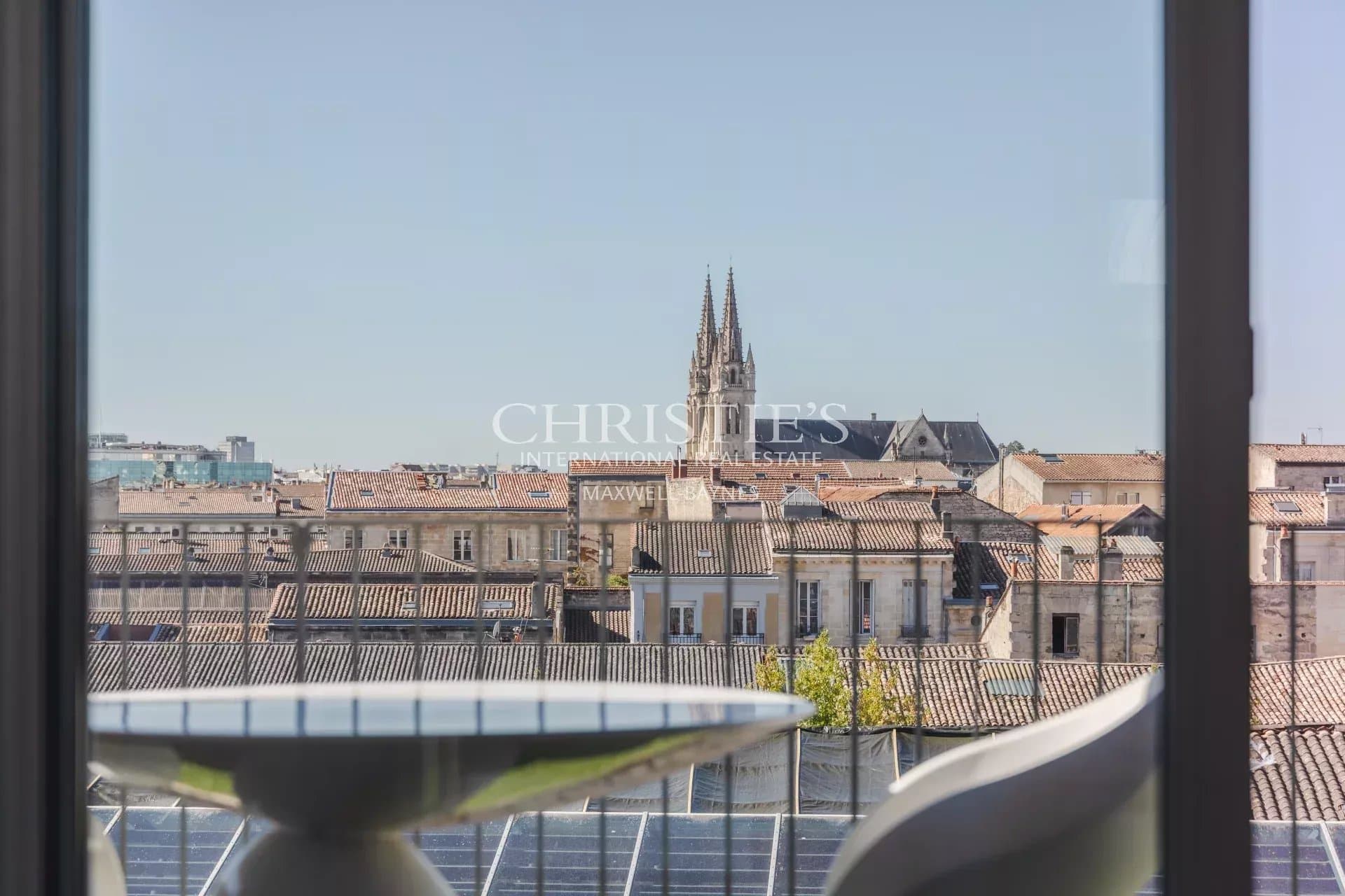 Chartrons Bordeaux - 3 bedroom appartement with elevator and parking - Incredible view!