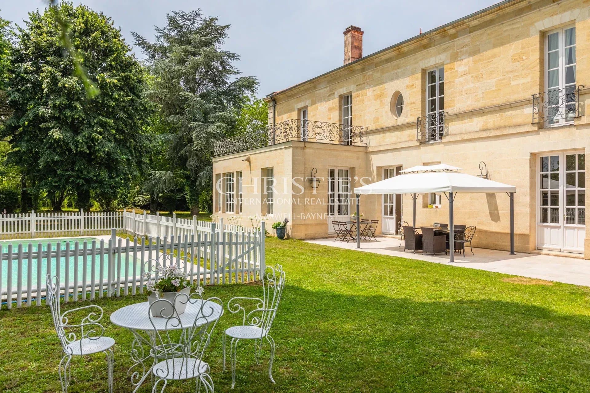 Rive Droite - Maison de Maître récemment rénovée à Cambes