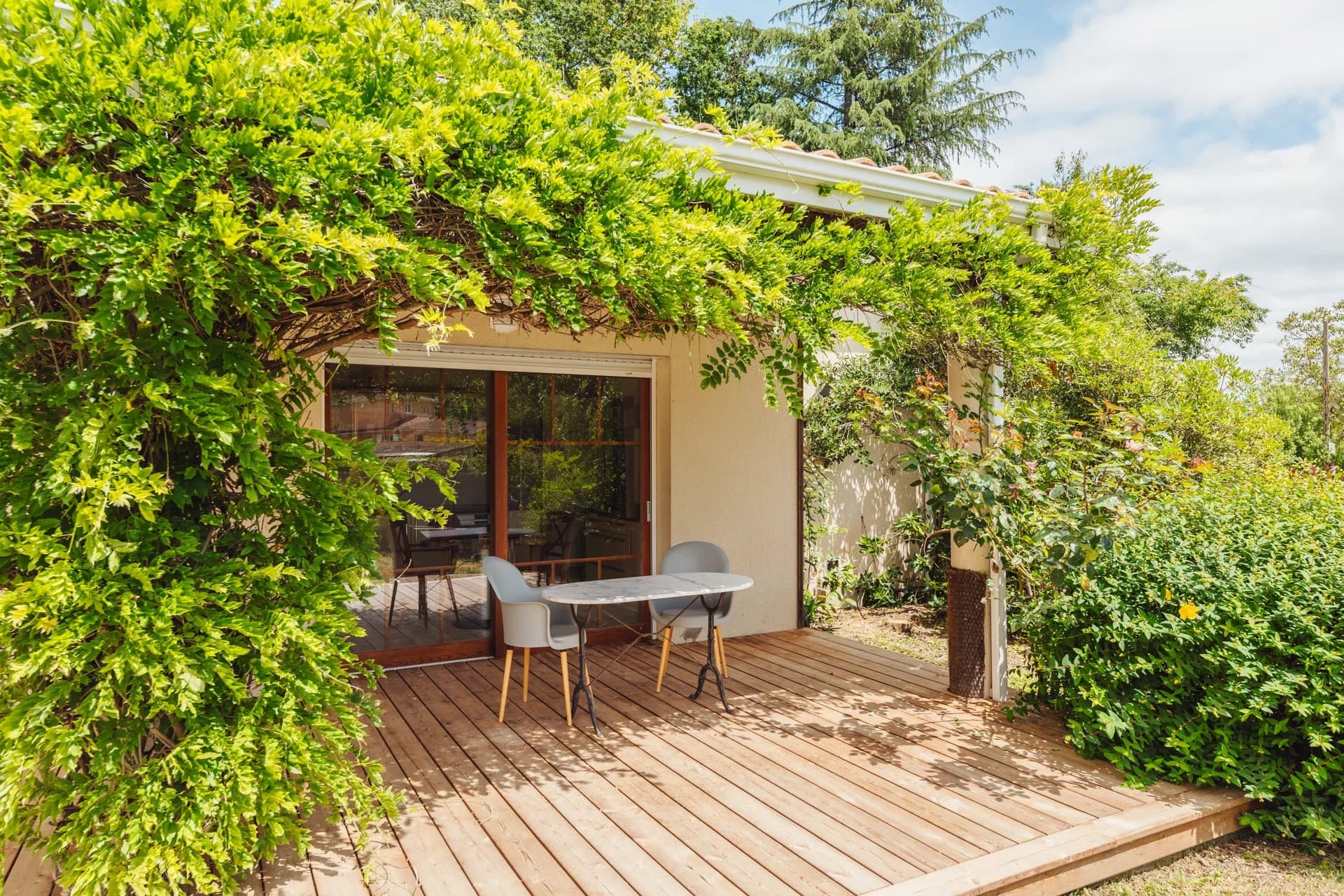 Quinsac - Maison de plain-pied avec jardin et piscine