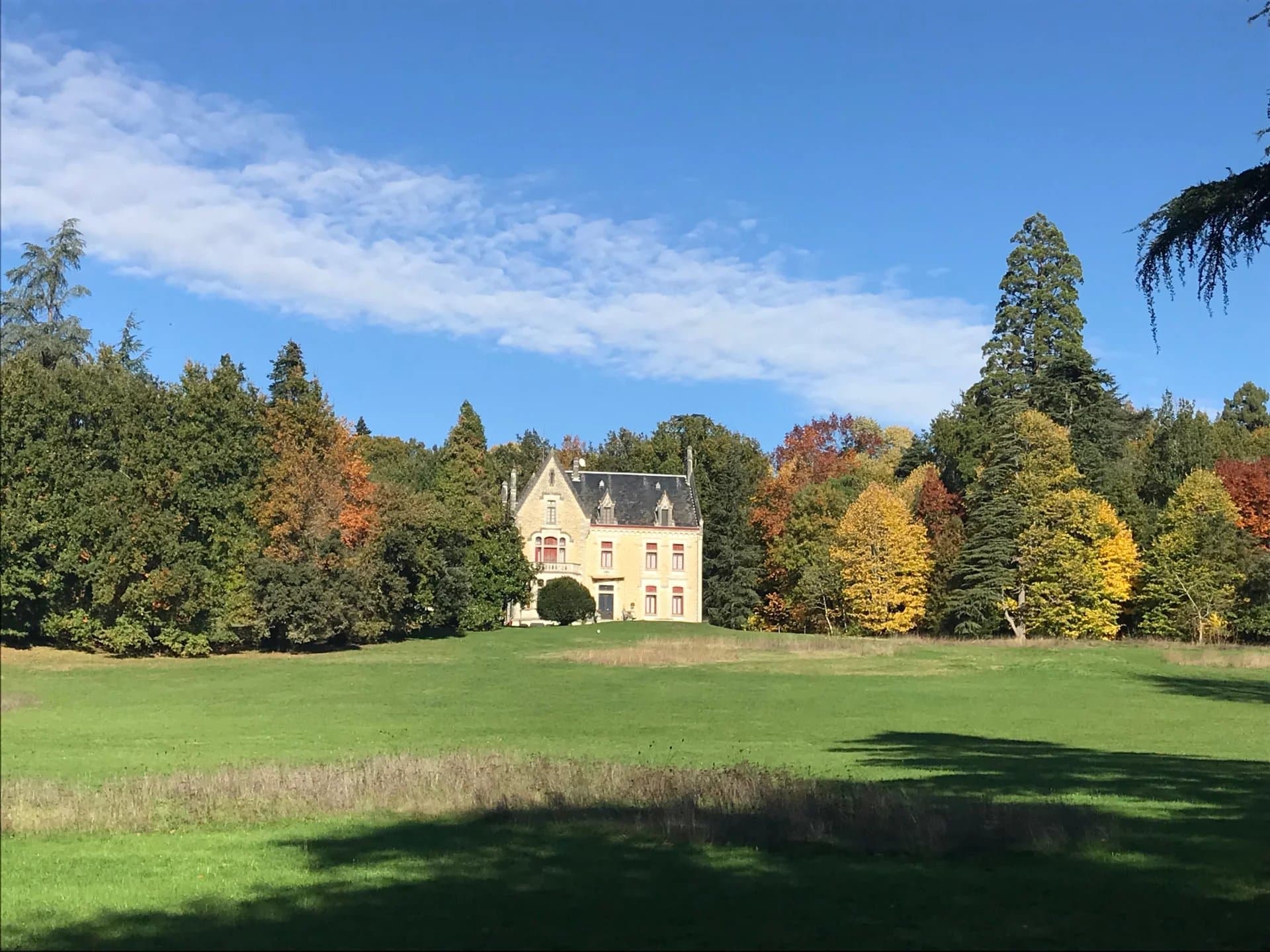 A stunning 19th-century Tudor-style manor house set on 7 hectares of picturesque land, nestled in the serene Aquitaine countryside.