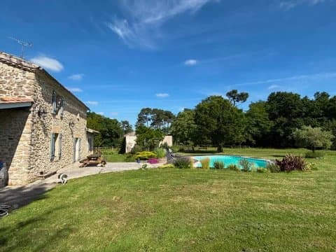 Maison avec gite et carrière