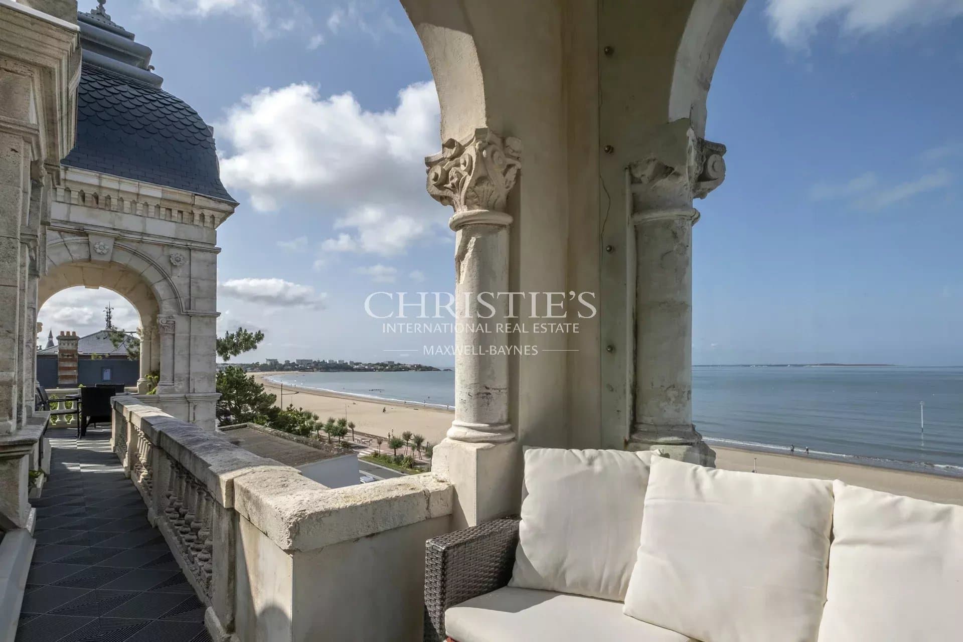 Exquisite Apartment with Breathtaking Sea Views in Royan