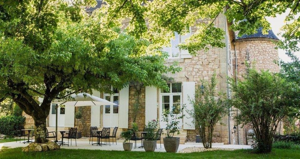 Chateau and guest house with contemporary renovation, spa and pool near Sarlat