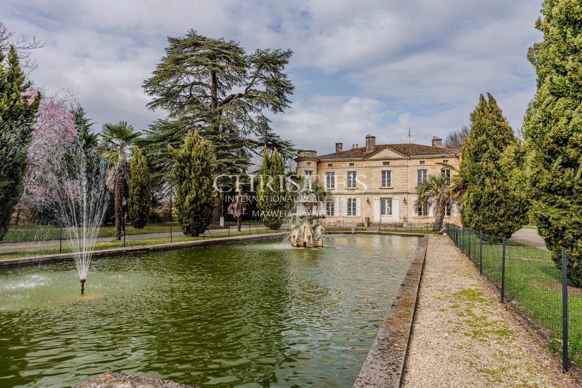 Majestueux Château du XIXᵉ siècle aux Portes de Bordeaux