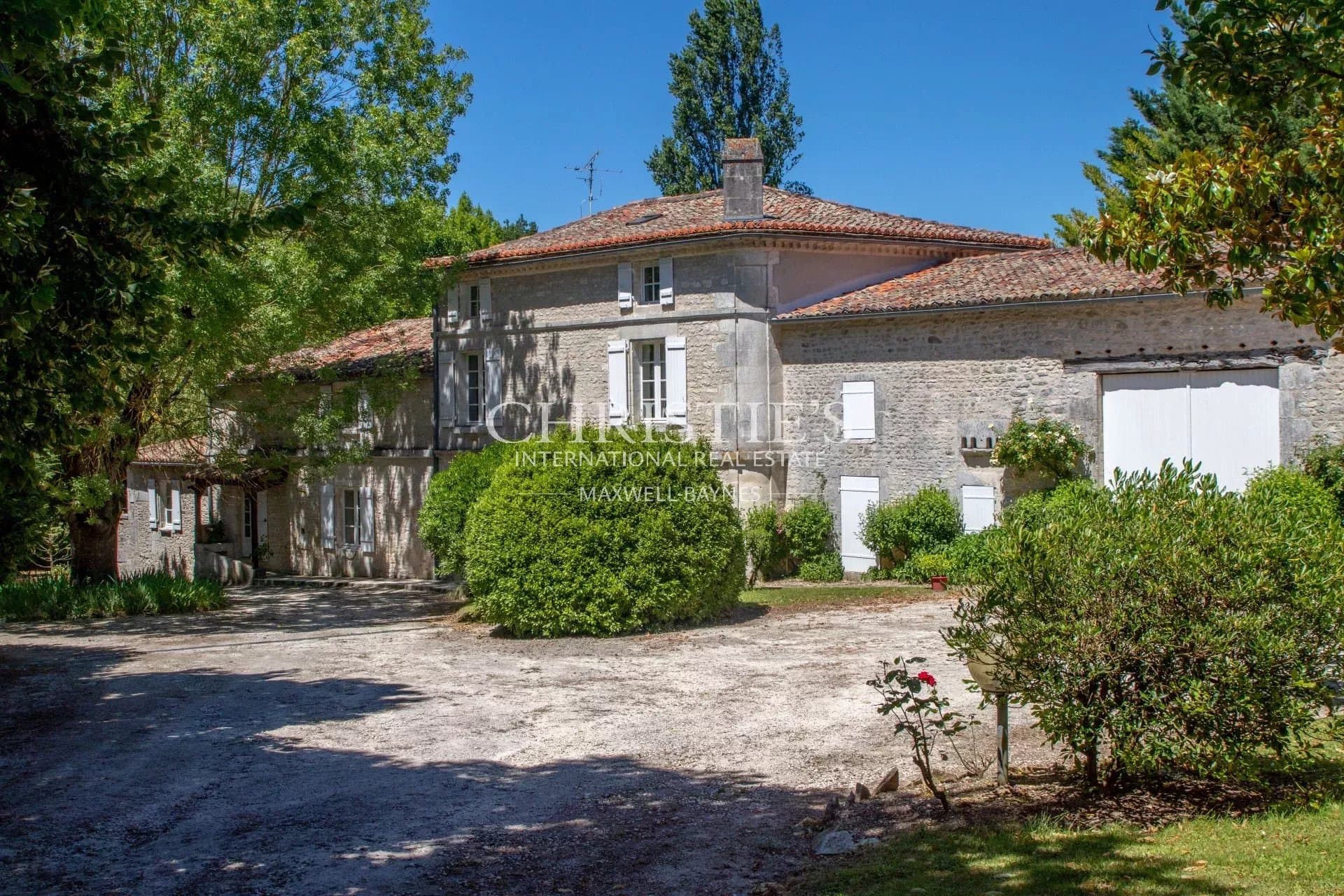 Near Angouleme, Beautiful 16th century mansion for sale