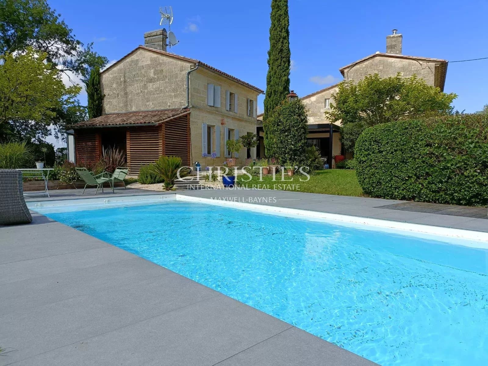 Magnificent, fully renovated Gironde house with swimming pool, near Libourne