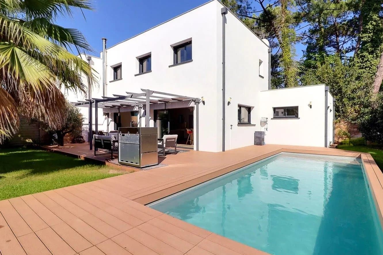 CAPBRETON - BELLE VILLA AVEC PISCINE AU CALME