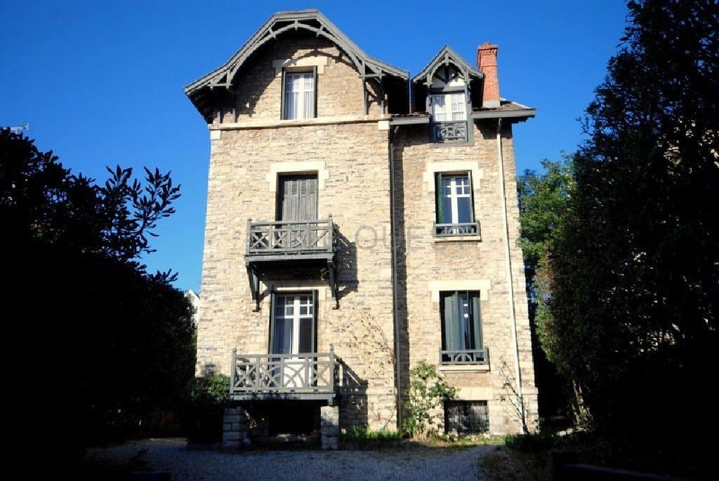 BIARRITZ QUARTIER SAINT CHARLES HOTEL PARTICULIER A VENDRE