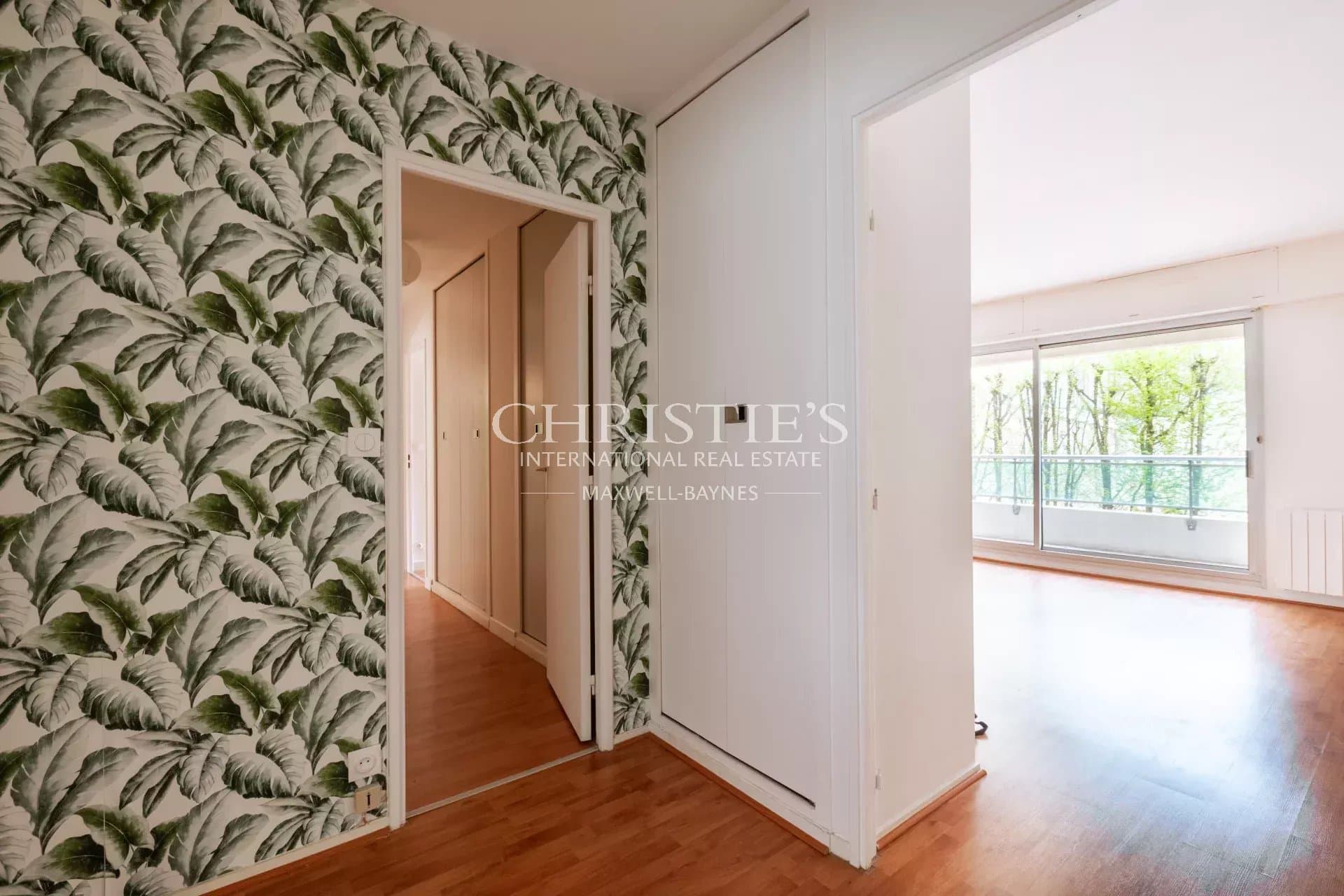 Bordeaux Tourny : 3-bedroom flat + Balcony + Car park