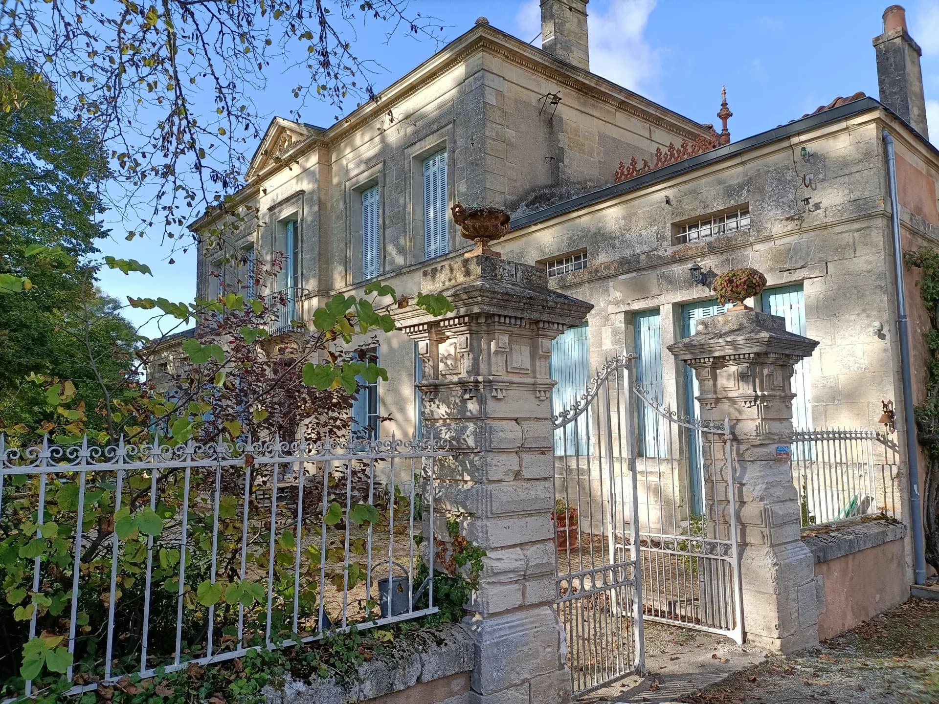 A vendre belle propriété viticole clé en main en AOC Côtes de Bourg / Blaye-Côtes de Bordeaux