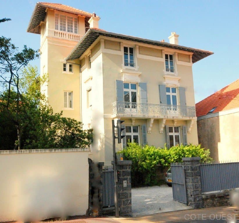 A VENDRE MAISON DE MAITRE A BIARRITZ HYPERCENTRE
