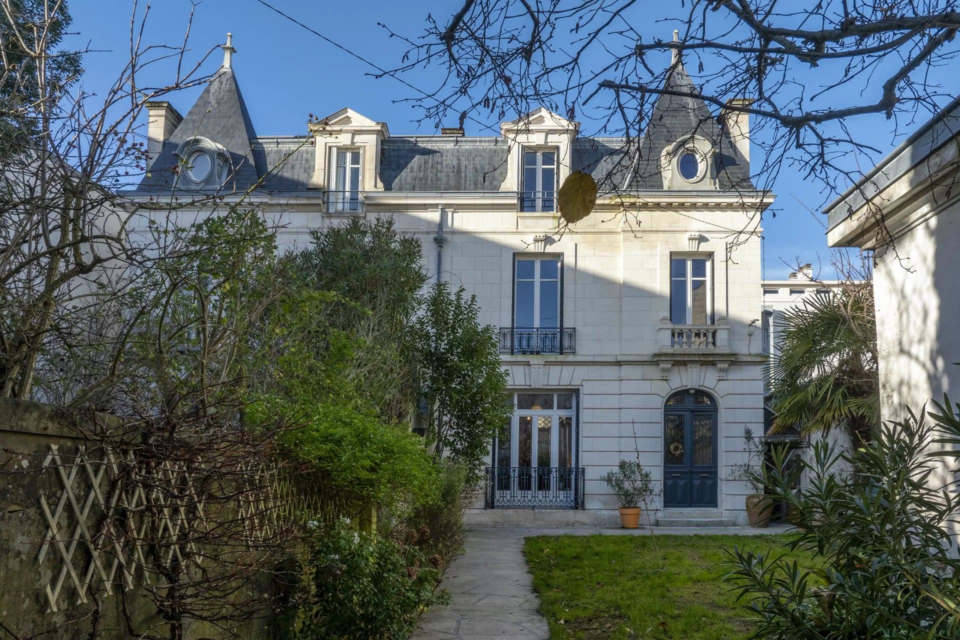 Maison de caractère à La Rochelle avec 4 chambres à deux pas du centre-ville et des parcs
