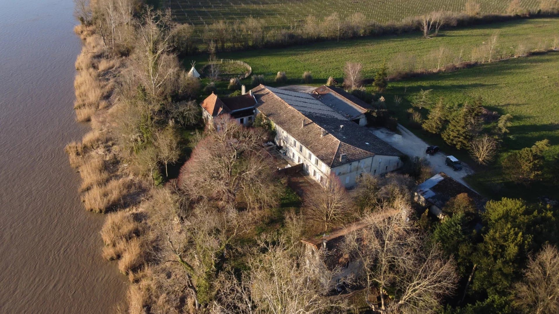 A vendre propriété de 20 ha - 490 m² habitable