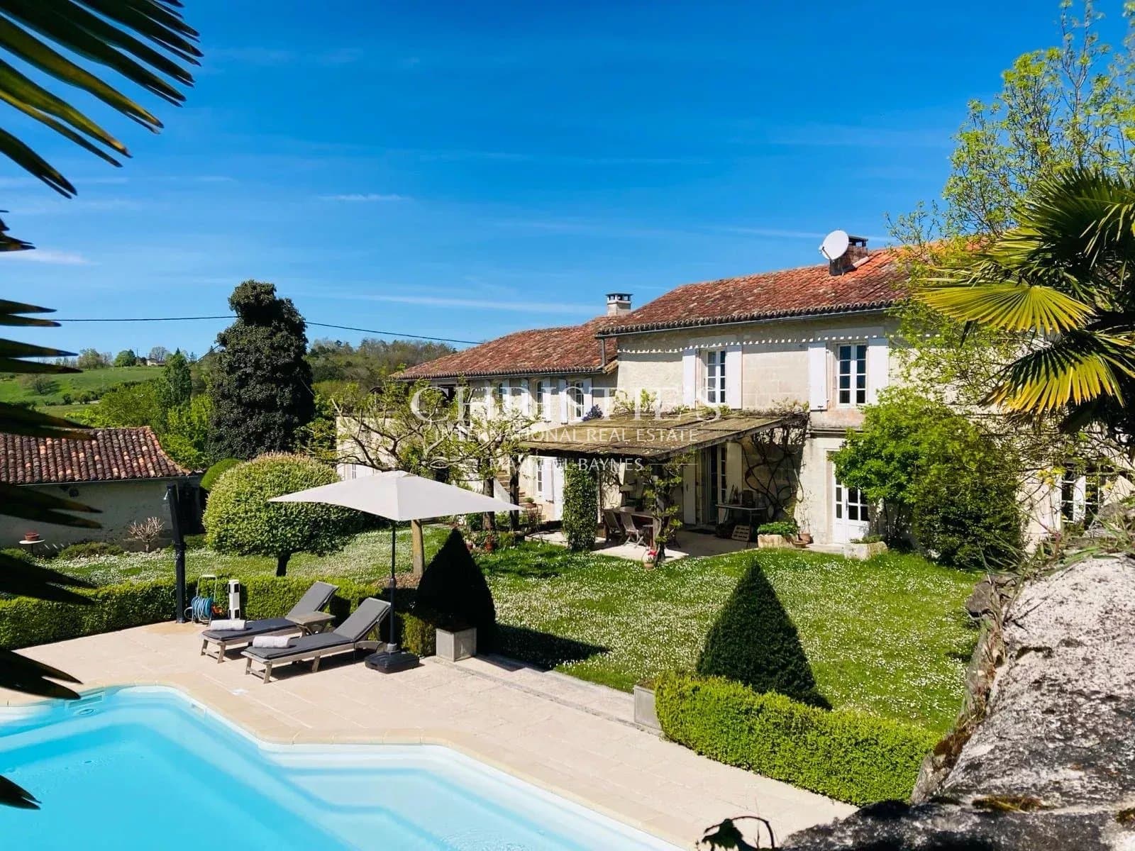 Vente exclusive : Magnifique ferme du 18ème siècle rénovée avec piscine dans le Périgord vert