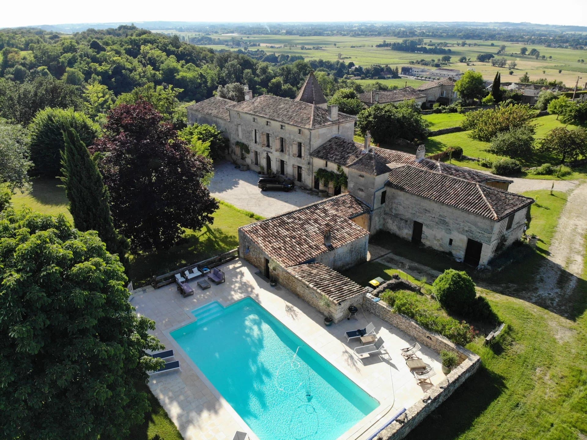 Magnifique domaine viticole d'agrément historique clé en main dans l'Entre-Deux-Mers