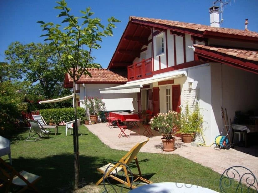 GUETHARY, MAISON A VENDRE CENTRE-VILLE ET PLAGES A PIED