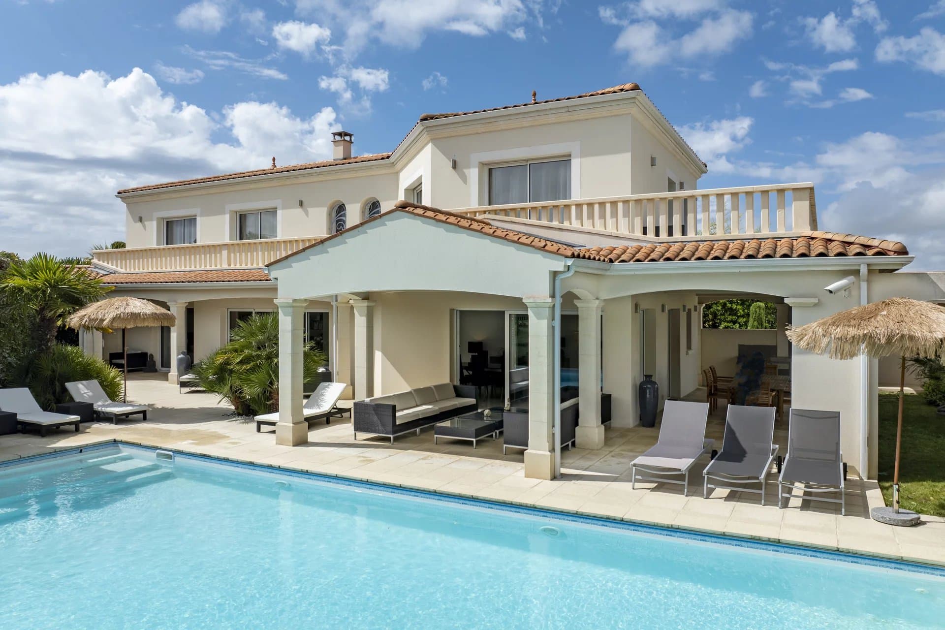 Villa de standing avec piscine et vue panoramique, Meschers-sur-Gironde