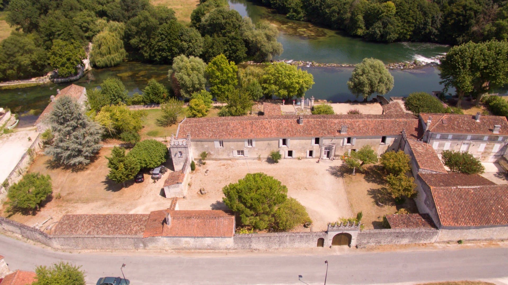 Magnifique logis dans un site exceptionnel