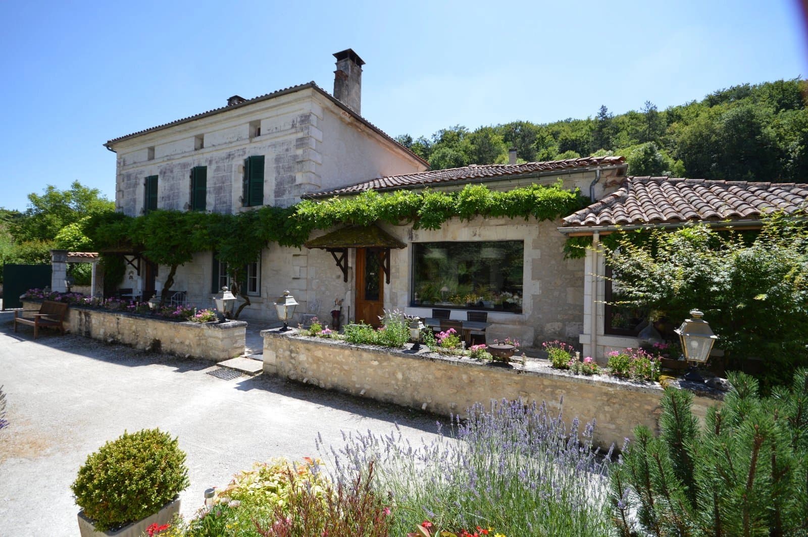 Idyllic Riverside Estate near Brantome