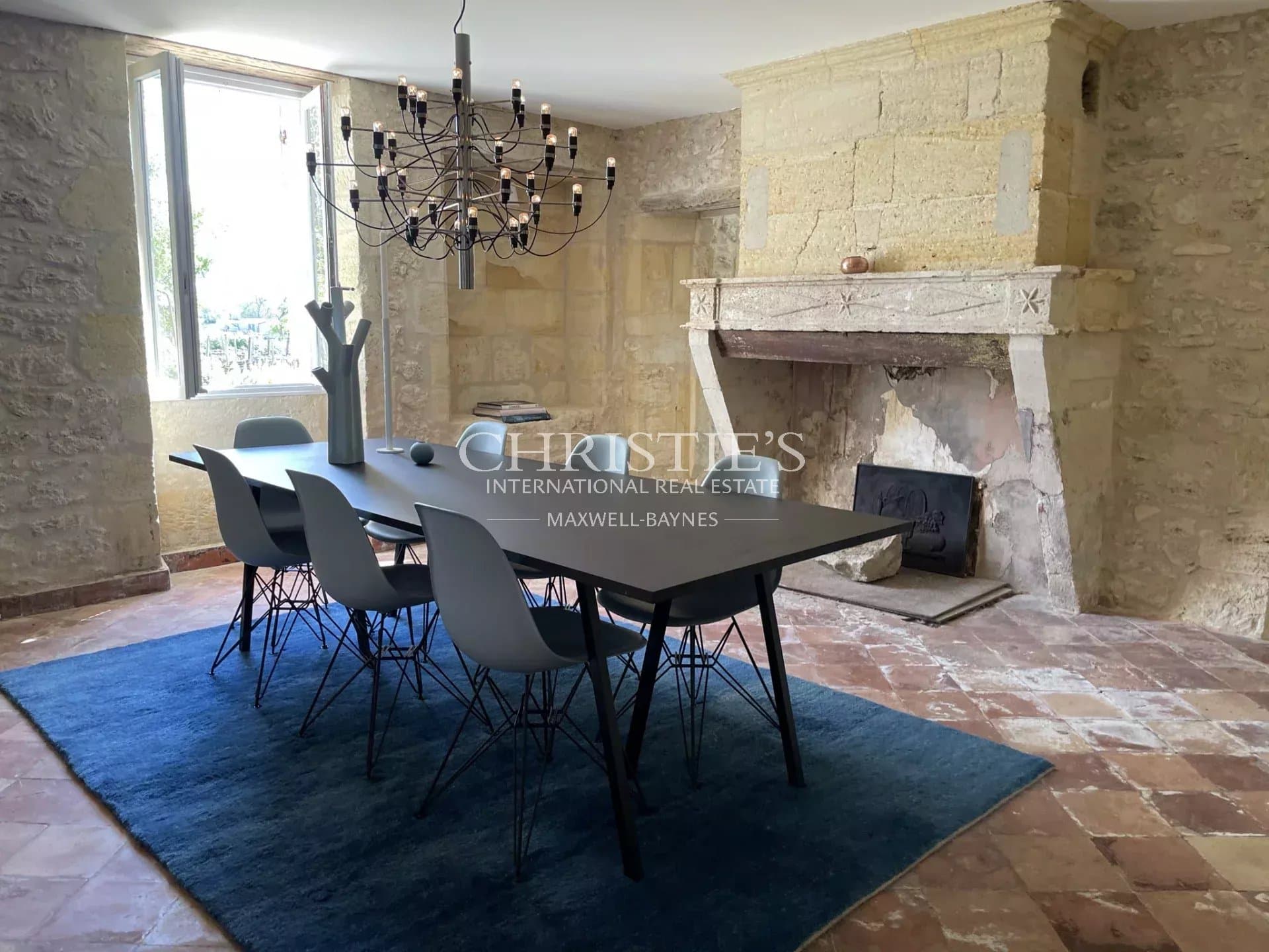 Stylish conversion amongst the vines near Saint-Émilion