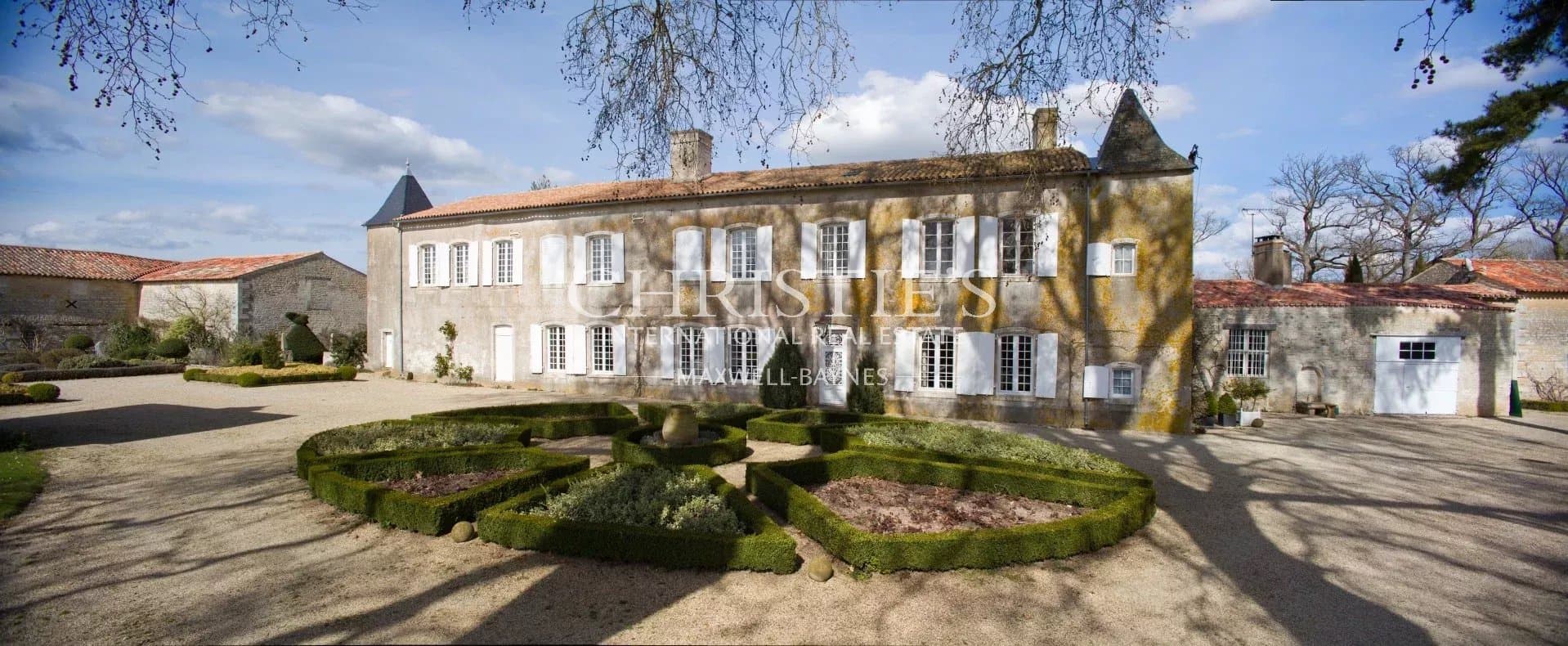 Magnifique Logis du 18ème siècle dans un site enchanteur