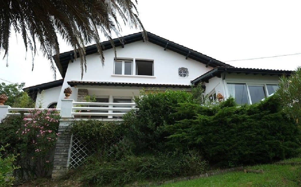 CIBOURE, A VENDRE MAISON BOURGEOISE, VUE MONTAGNE