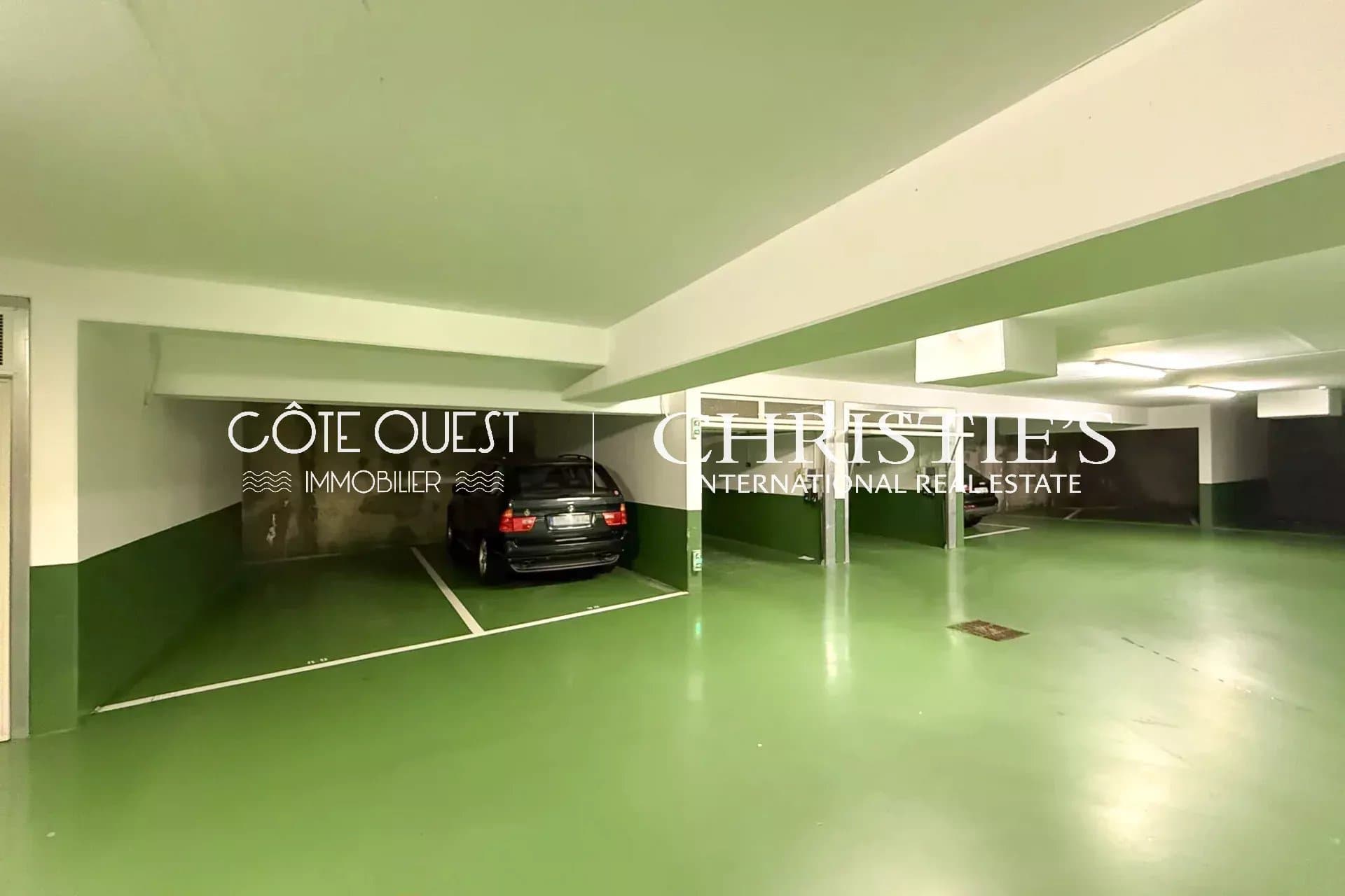 À vendre Saint-Jean-de-Luz- Parking en plein centre-ville
