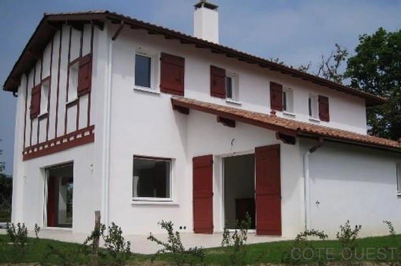 A VENDRE MAISON AVEC PISCINE 10 MN DE ST JEAN DE LUZ