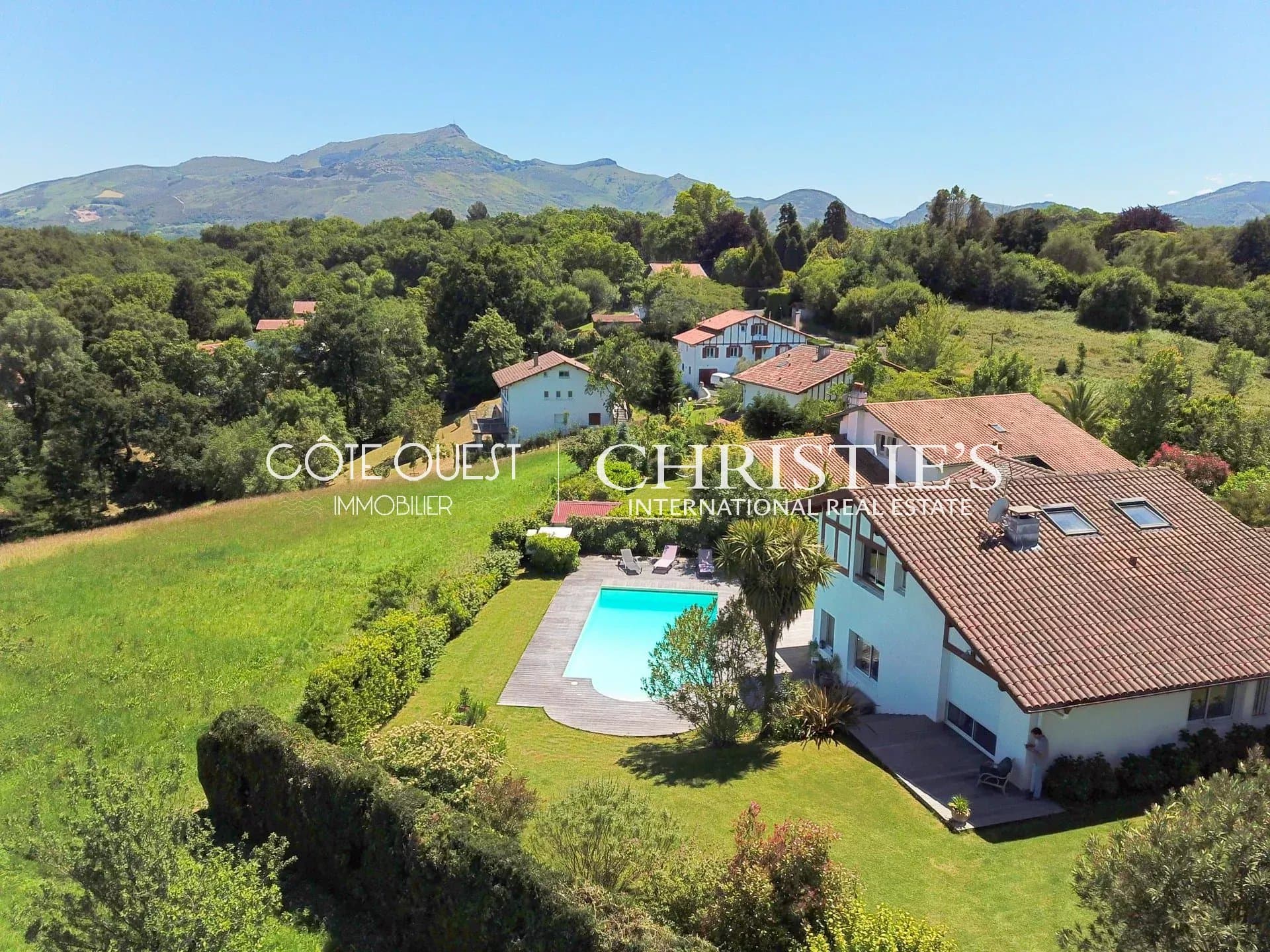 Maison avec piscine vue montagnes à Saint-Jean-de-Luz