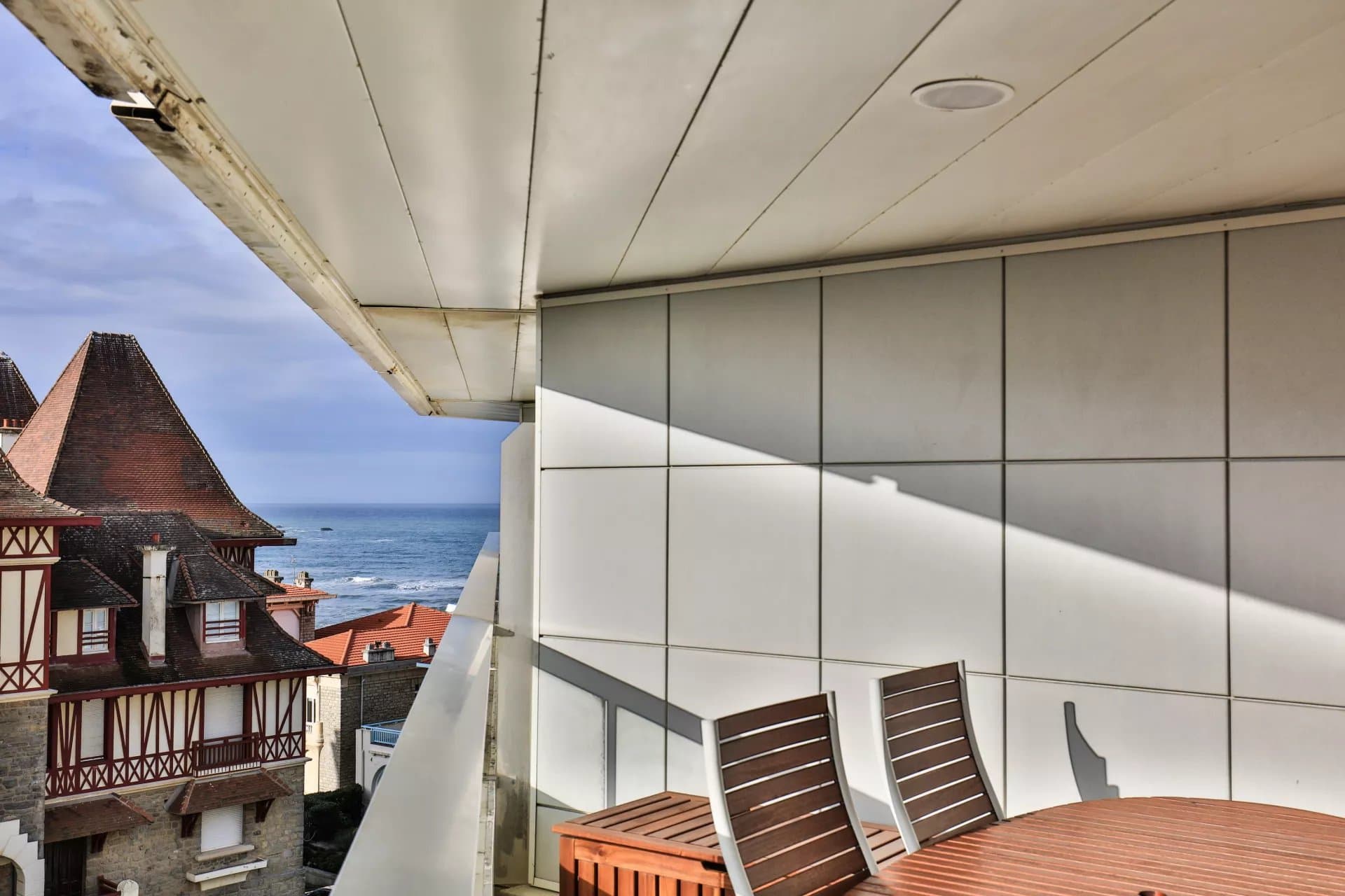 BIARRITZ MIRAMAR BEACH – A SUPERB APARTMENT
