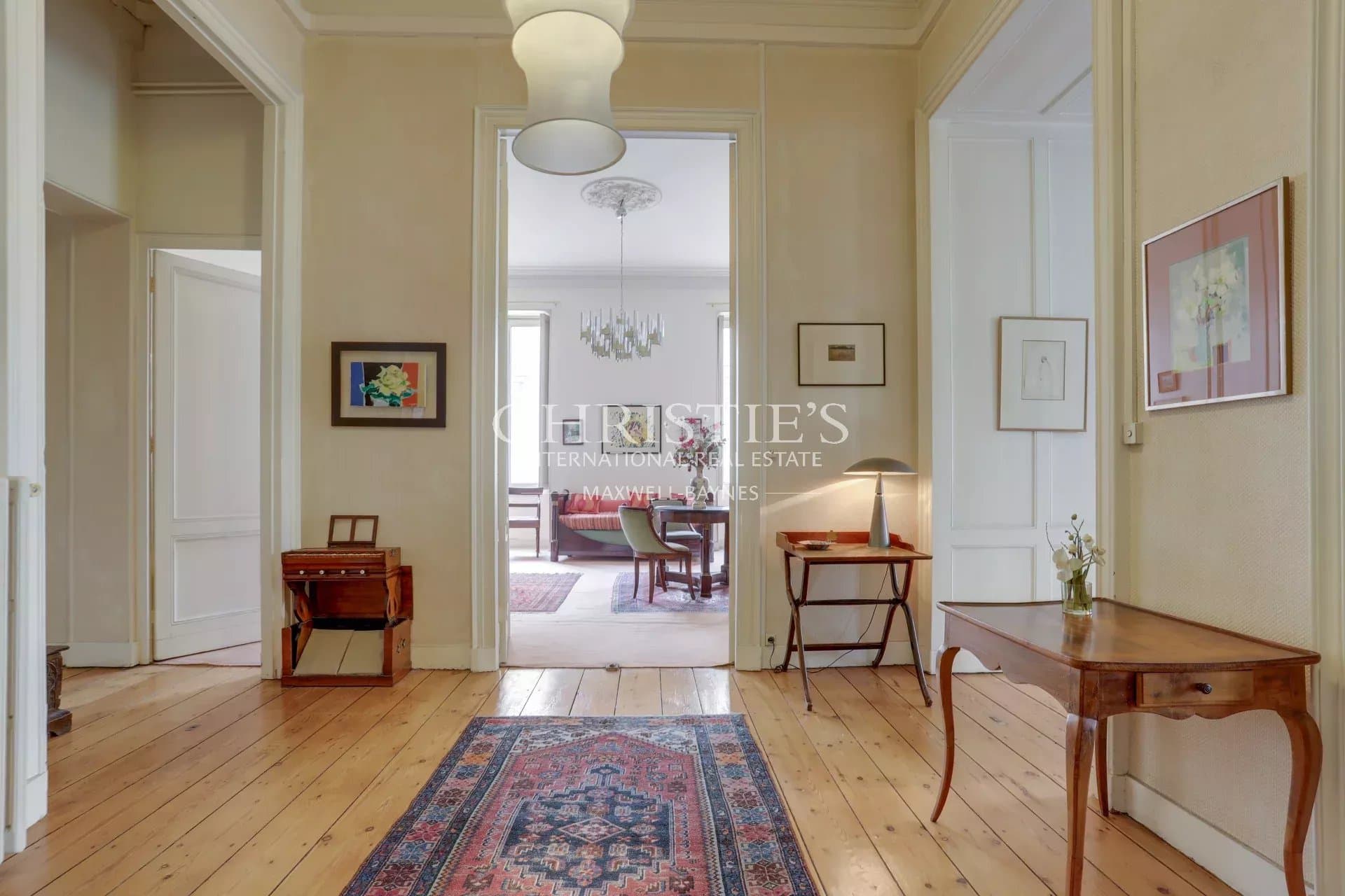 Bel Appartement de 207 M² avec ascenseur Place des Quinconces