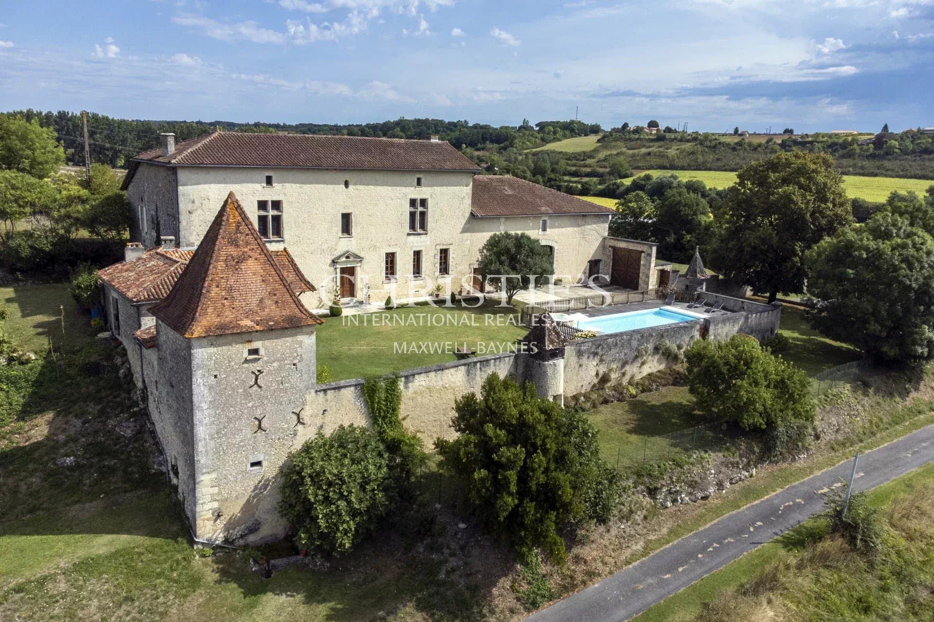 For sale Beautifully renovated 16th century property